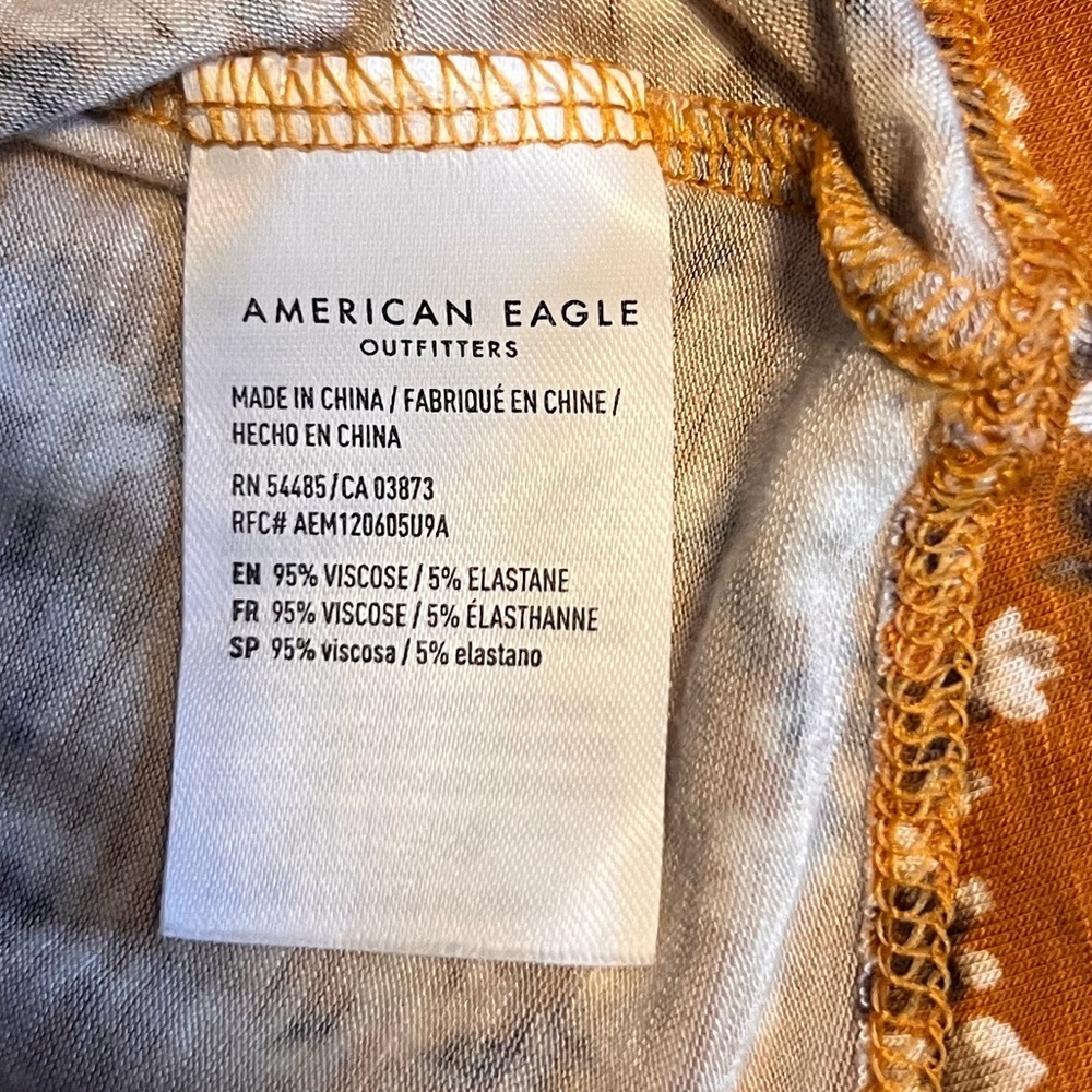 AE top Bundle & save 30% off 2+ items - Picture 6 of 8